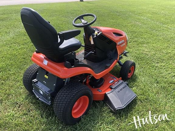 Image of Kubota T2290 equipment image 4