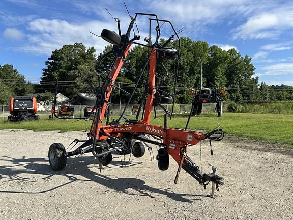 Image of Kubota TE6576CD equipment image 4
