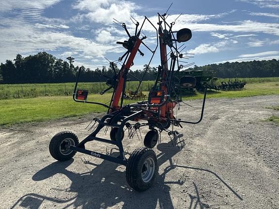 Image of Kubota TE6576CD equipment image 3