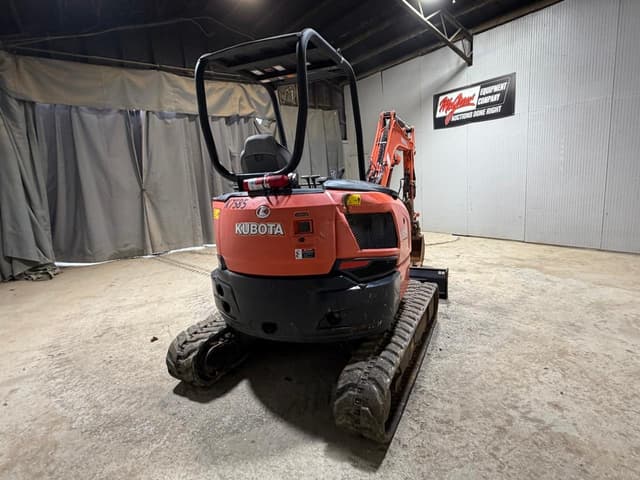 Image of Kubota U35-4 equipment image 4