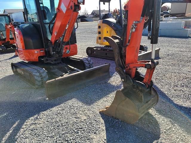 Image of Kubota U35-4 equipment image 3