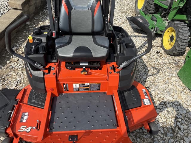 Image of Kubota Z251 equipment image 4