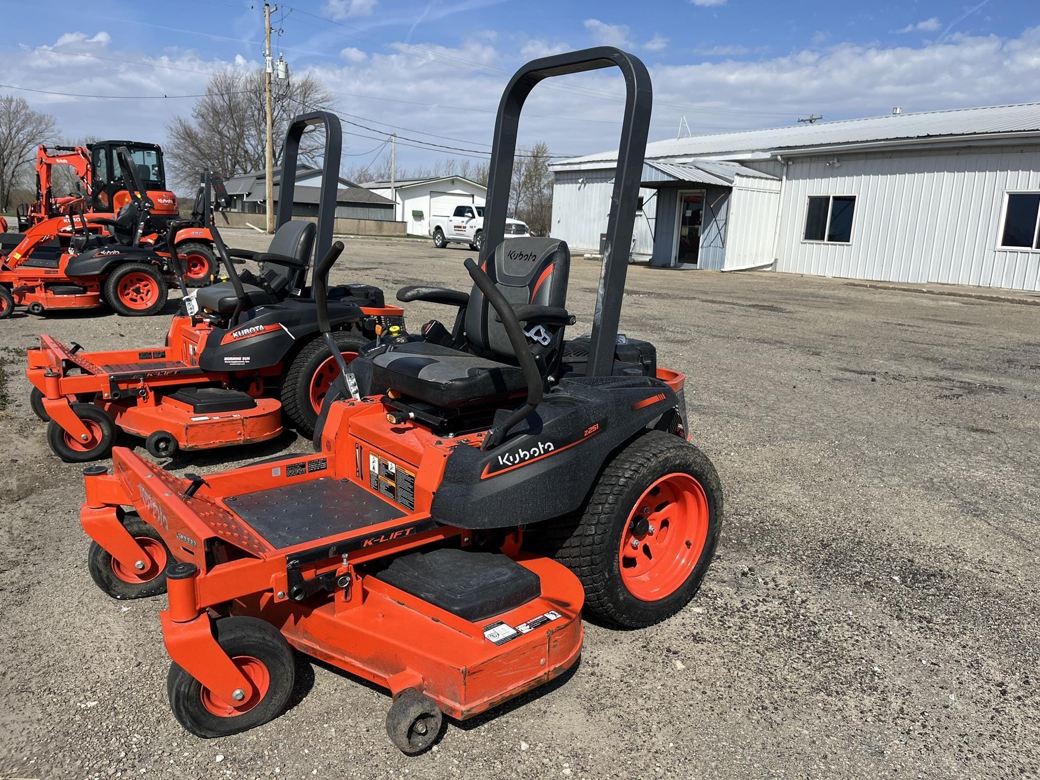2020 Kubota Z251 Equipment Image0