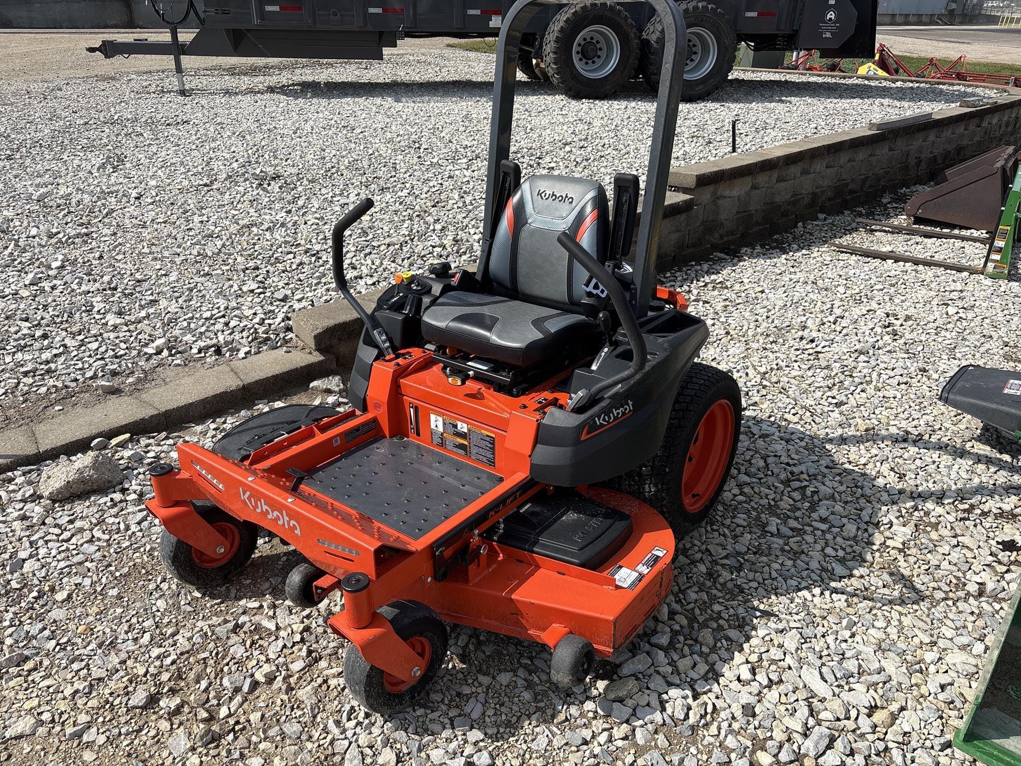 2020 Kubota Z251 Equipment Image0
