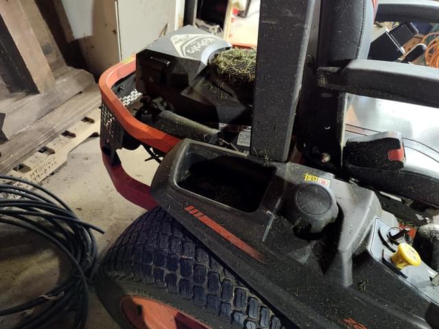 Image of Kubota Z251 equipment image 3