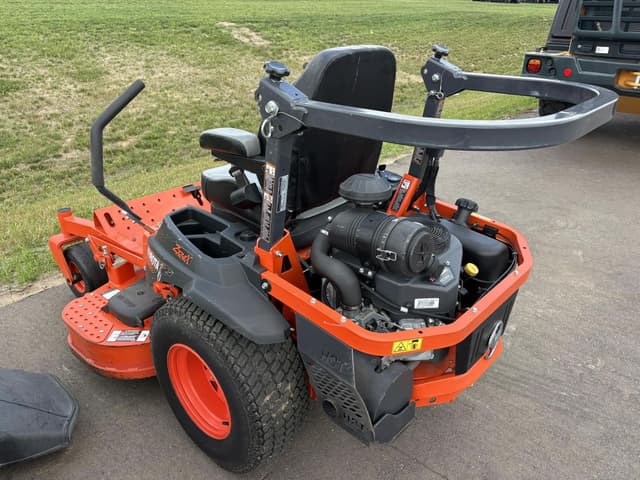 Image of Kubota Z724X equipment image 4