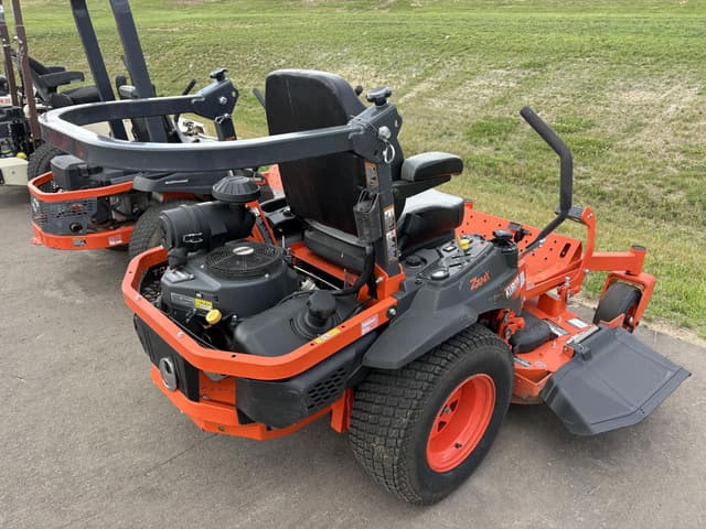 Image of Kubota Z724X equipment image 2