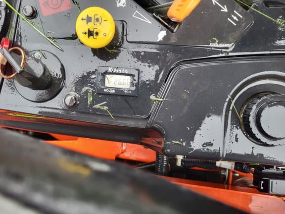 Image of Kubota Z724X equipment image 3