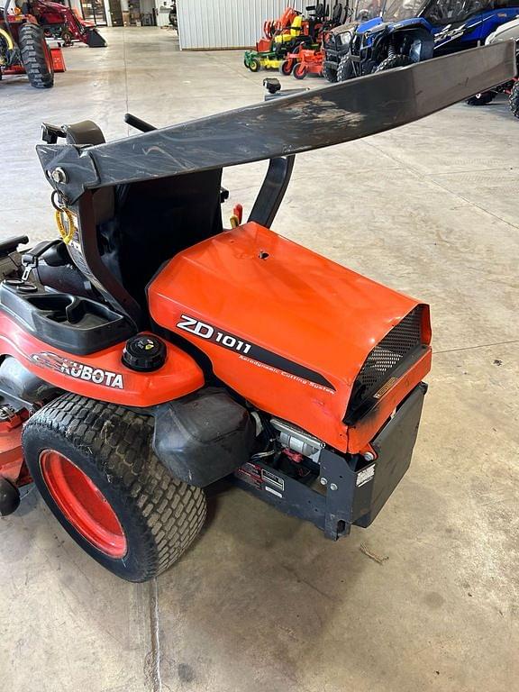 Image of Kubota ZD1011 equipment image 4