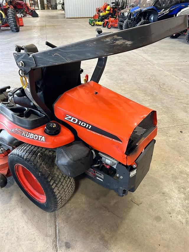 Image of Kubota ZD1011 equipment image 3