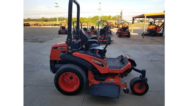 Image of Kubota ZD1211 equipment image 3