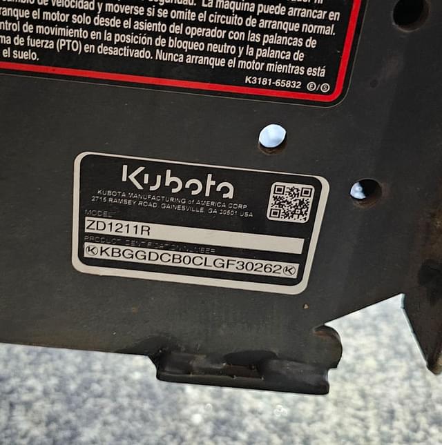 Image of Kubota ZD1211 equipment image 4