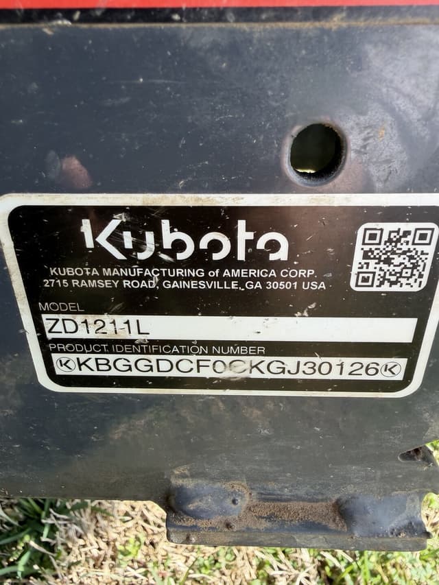 Image of Kubota ZD1211 equipment image 4