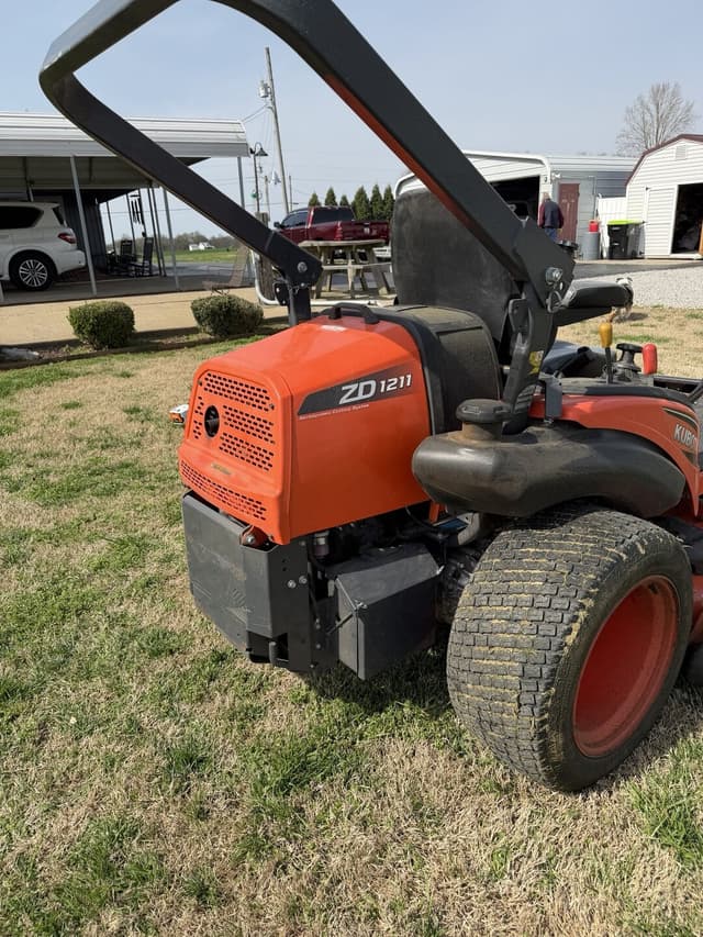 Image of Kubota ZD1211 equipment image 1