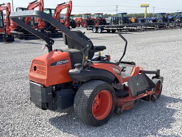 Image of Kubota ZD1211L equipment image 2