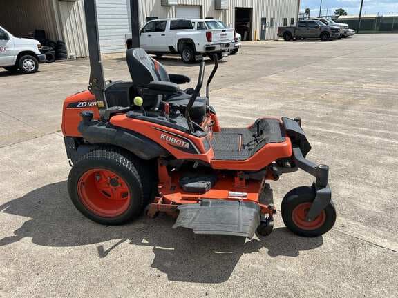Image of Kubota ZD1211 equipment image 2