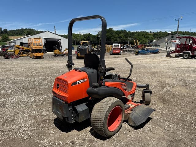 Image of Kubota ZD1211 equipment image 3