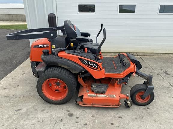 Image of Kubota ZD1211 equipment image 1