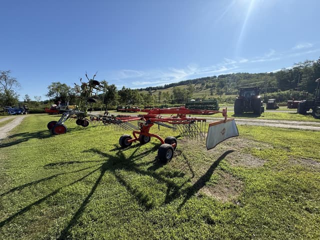 Image of Kuhn GA4220TH equipment image 3