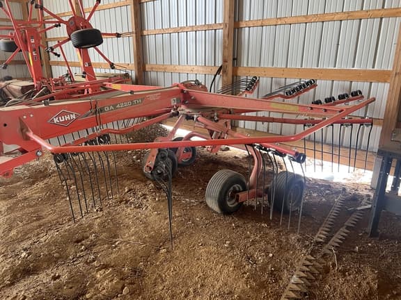 Image of Kuhn GA4220TH equipment image 3