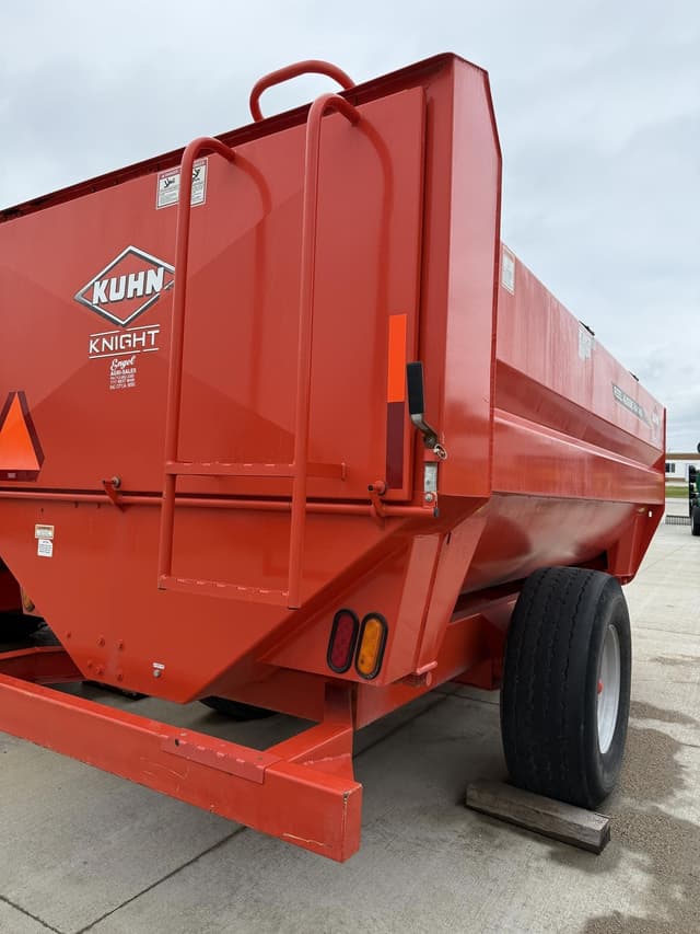 Image of Kuhn Knight RA142 equipment image 2
