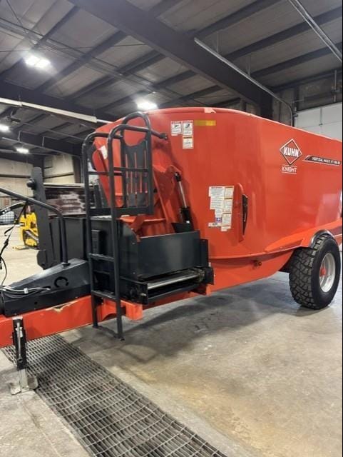 2020 Kuhn Knight Vertical Maxx VT 156 Equipment Image0