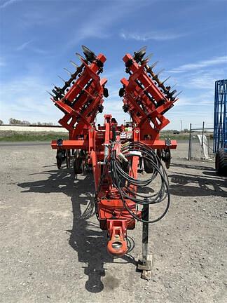 Image of Kuhn Krause Dominator 4856 equipment image 1