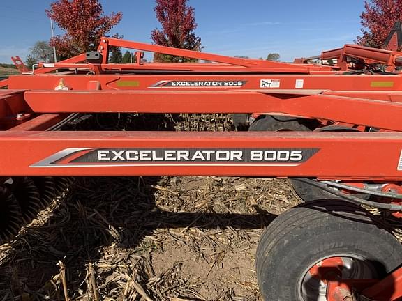 Image of Kuhn Krause Excelerator 8005 equipment image 1