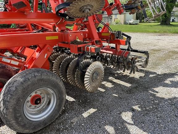 Image of Kuhn Krause Excelerator 8005 equipment image 2