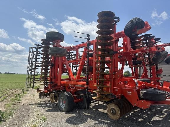Image of Kuhn Krause Excelerator XT 8010 equipment image 3