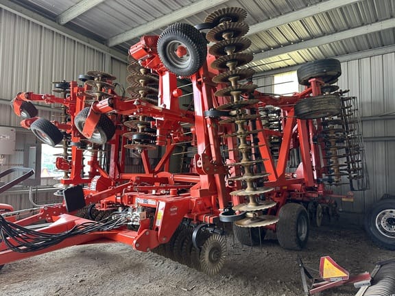 2020 Kuhn Krause Excelerator XT 8010 Equipment Image0