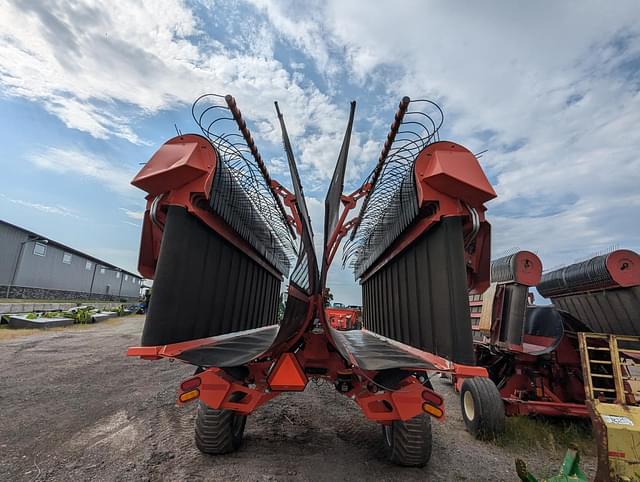 Image of Kuhn Merge-Maxx MM890 equipment image 3