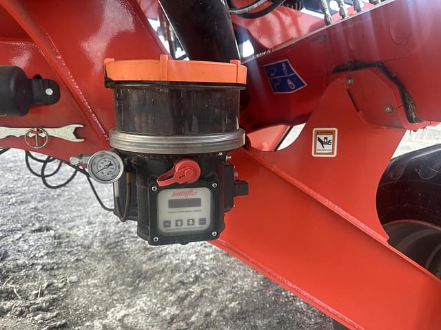 Image of Kuhn Merge-Maxx MM890 equipment image 3