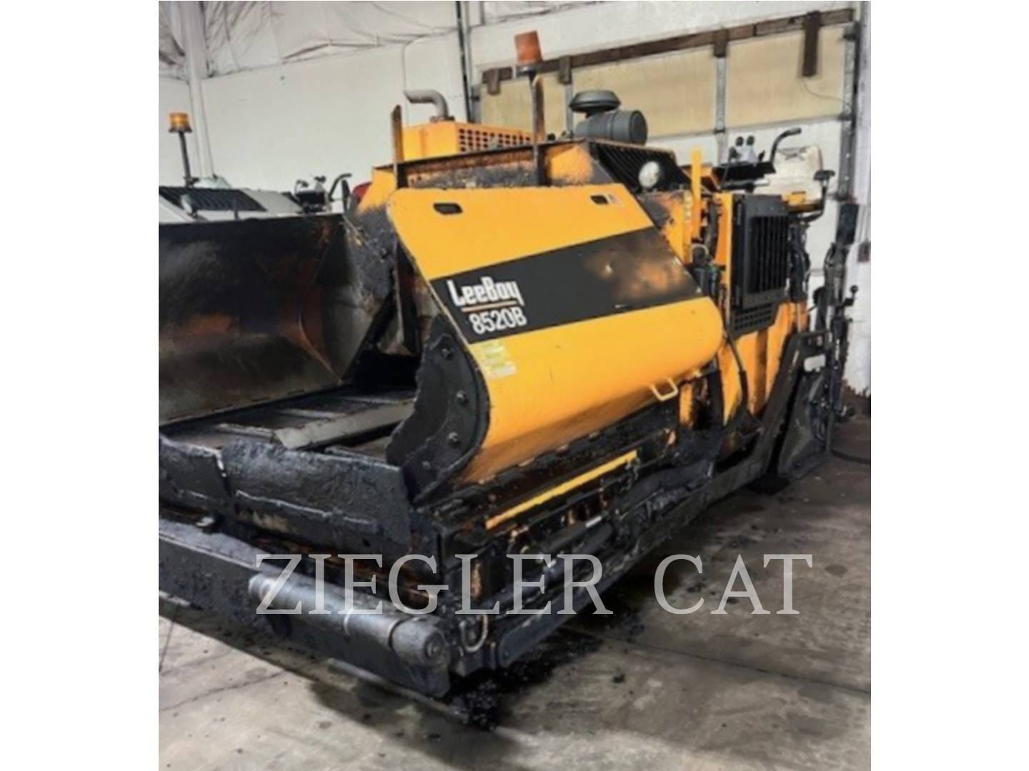 2020 LeeBoy 8520B Equipment Image0