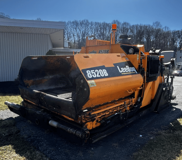 2020 LeeBoy 8520B Equipment Image0