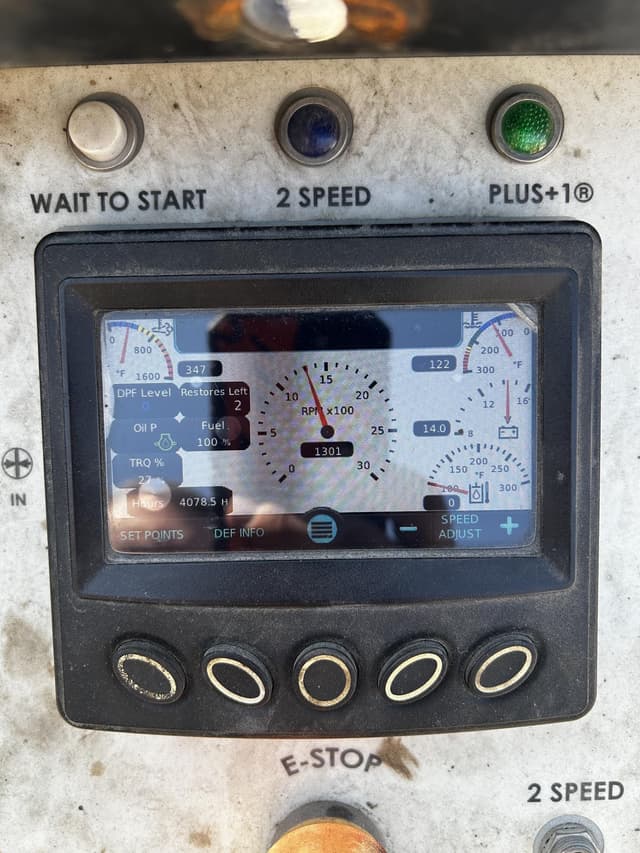 Image of LeeBoy 8520B equipment image 4