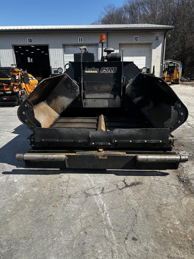 Image of LeeBoy 8520B equipment image 1