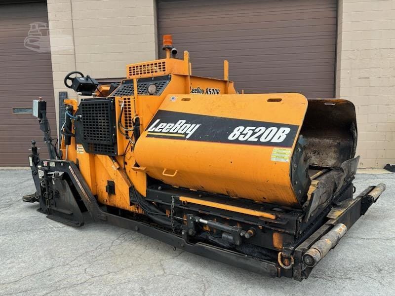 2020 LeeBoy 8520B Equipment Image0