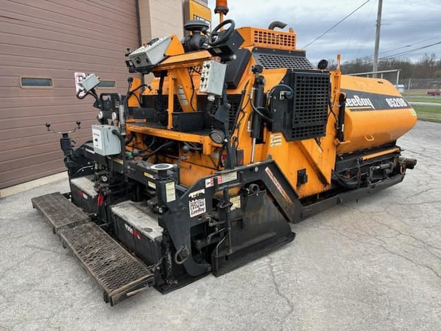 Image of LeeBoy 8520B equipment image 1