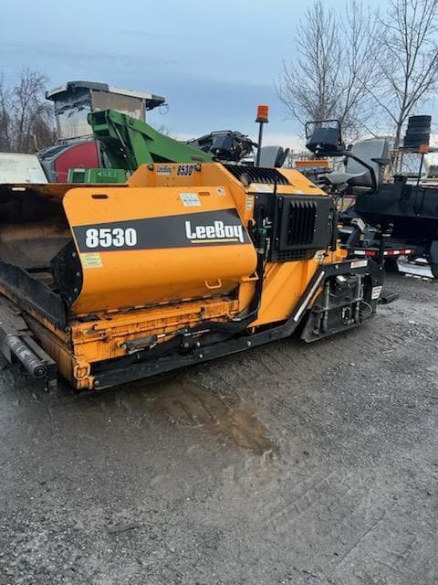 Image of LeeBoy 8530 equipment image 2