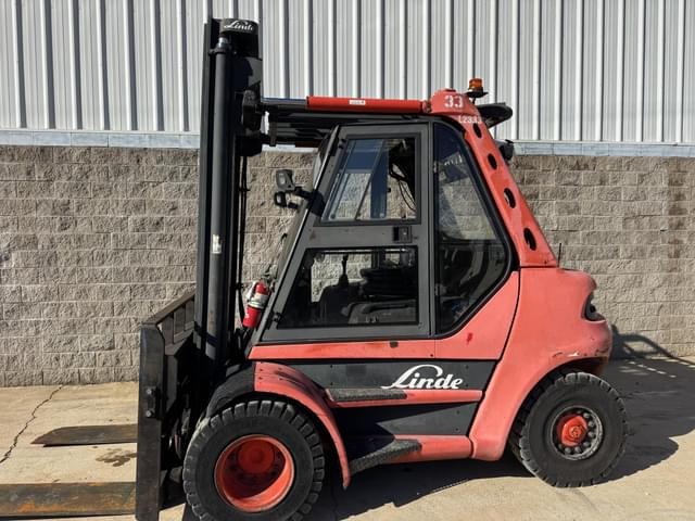 Image of Linde H70D-03 equipment image 1