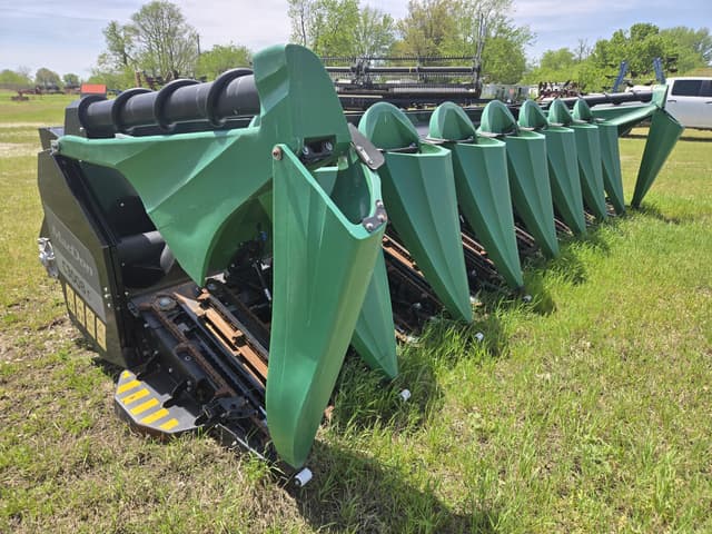 Image of MacDon C3008C equipment image 1