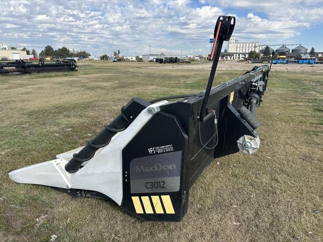 Image of MacDon C3012 equipment image 4