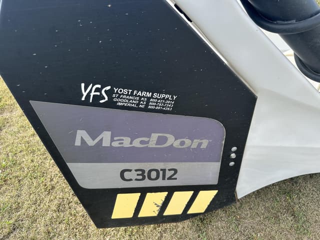 Image of MacDon C3012 equipment image 1