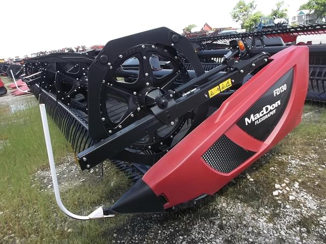 Image of MacDon FD130 equipment image 2