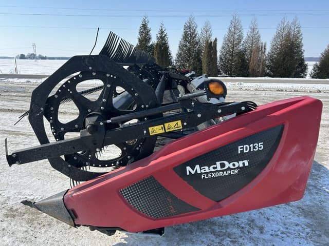 Image of MacDon FD135 equipment image 4