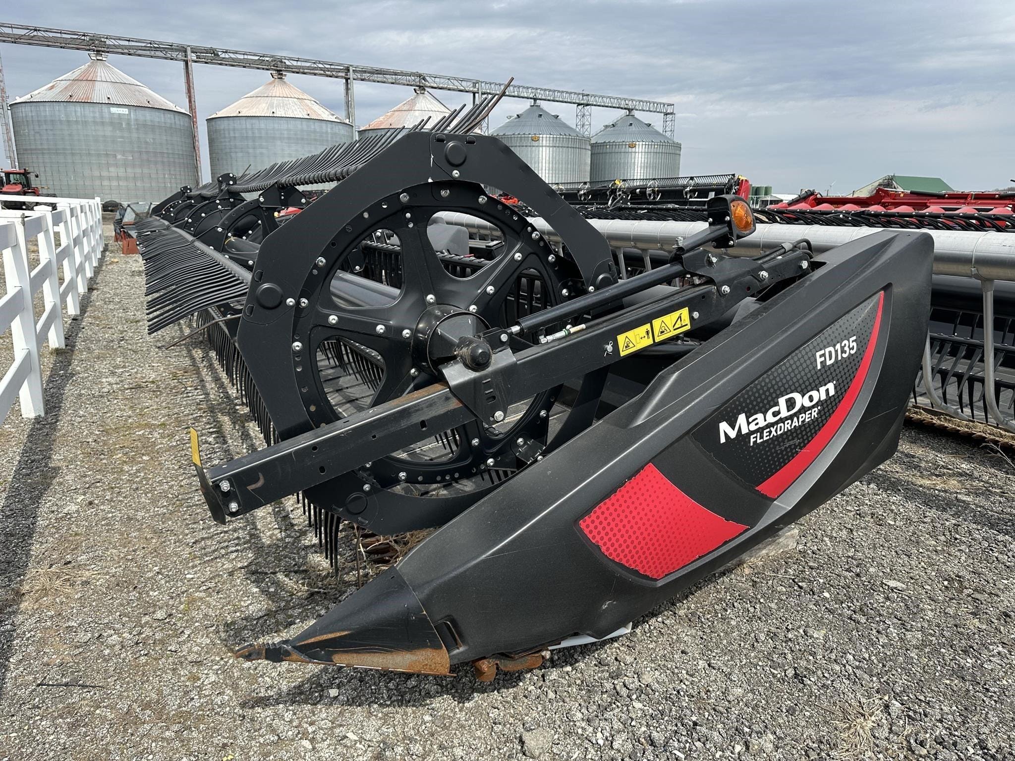 2020 MacDon FD135 Equipment Image0