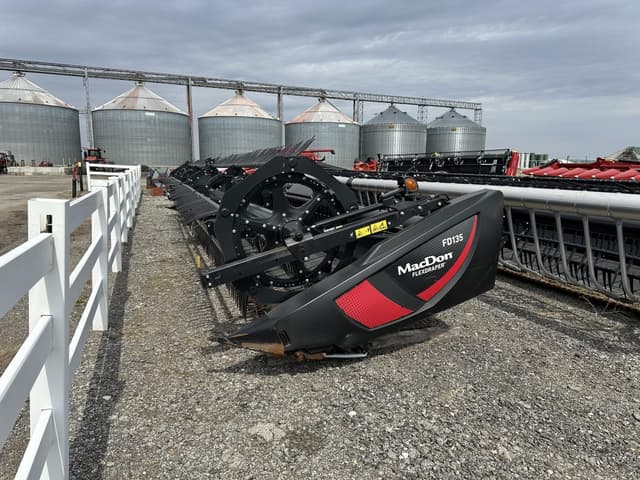Image of MacDon FD135 equipment image 1
