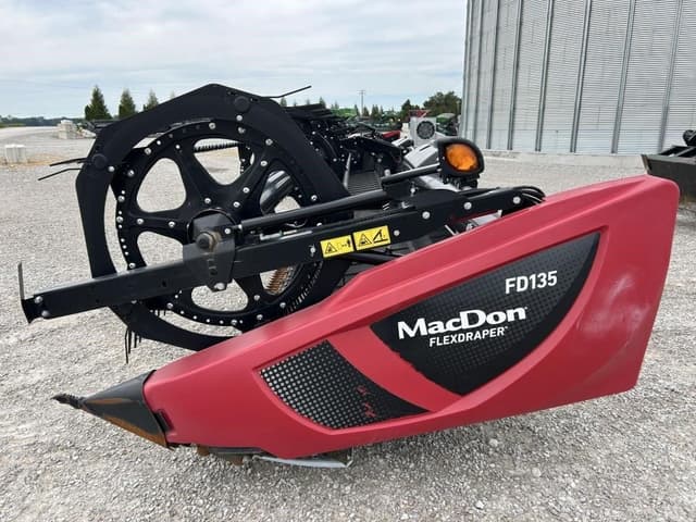 Image of MacDon FD135 equipment image 3