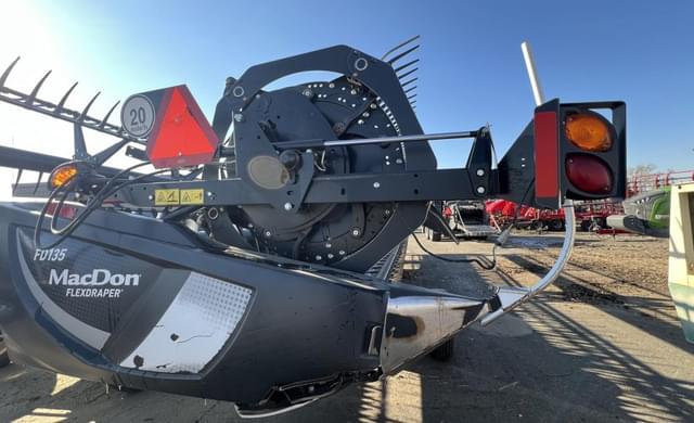 Image of MacDon FD135 equipment image 3